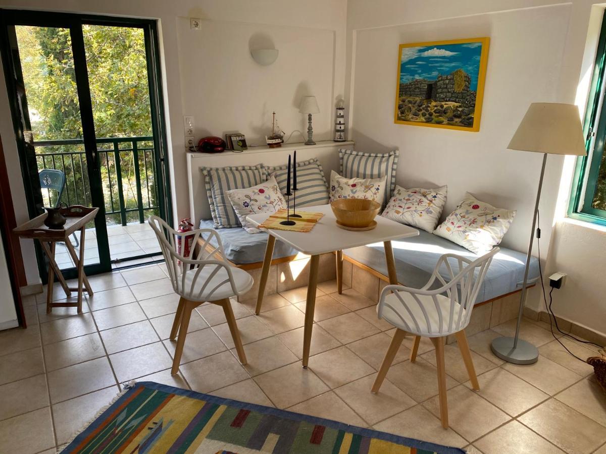 Paralia Sergoulas Steinturm Mit Dach-Terrasse Zwischen Fluss, Meer Und Gebirge- Spiti Pirgos מראה חיצוני תמונה