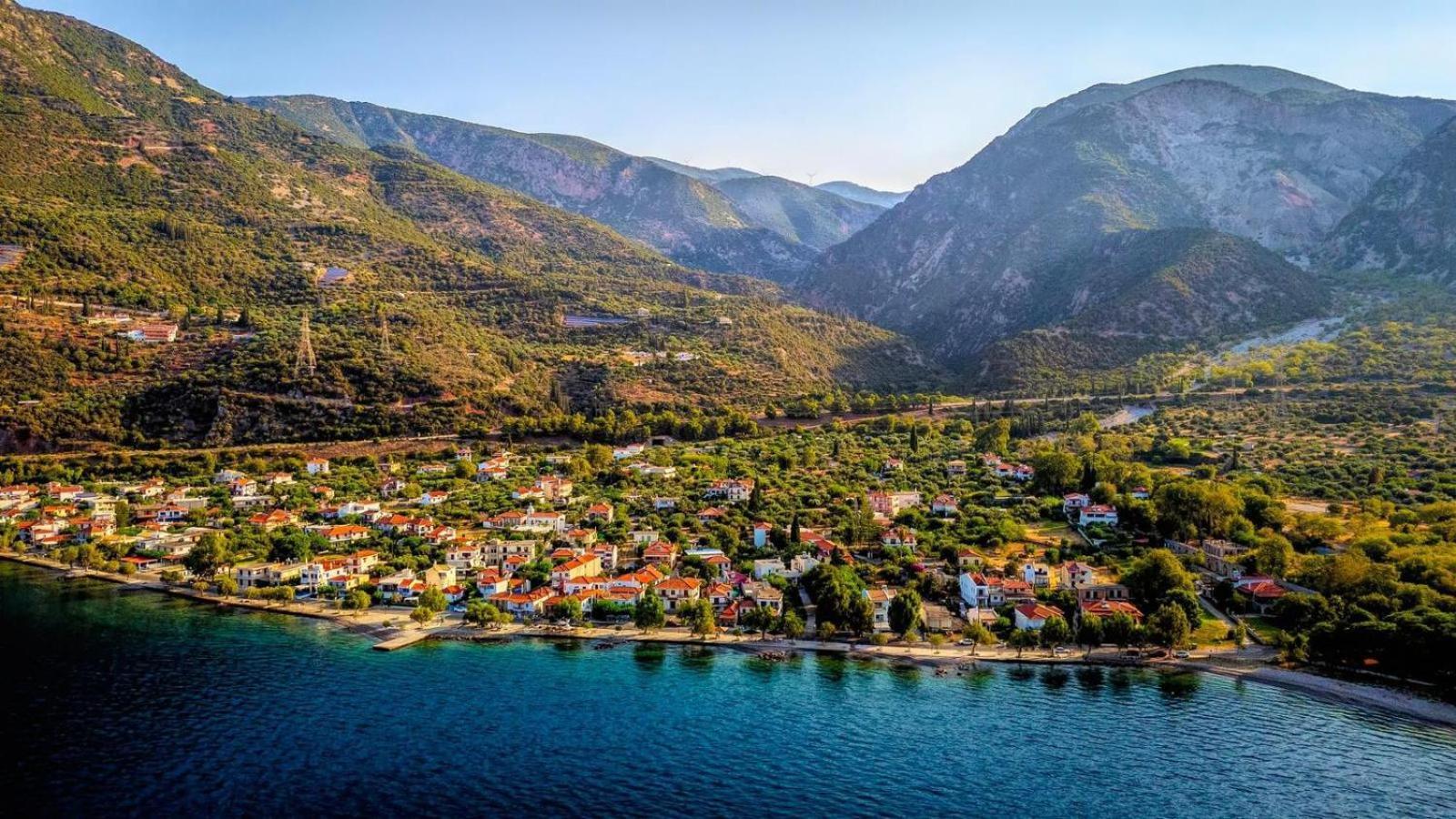 Paralia Sergoulas Steinturm Mit Dach-Terrasse Zwischen Fluss, Meer Und Gebirge- Spiti Pirgos מראה חיצוני תמונה